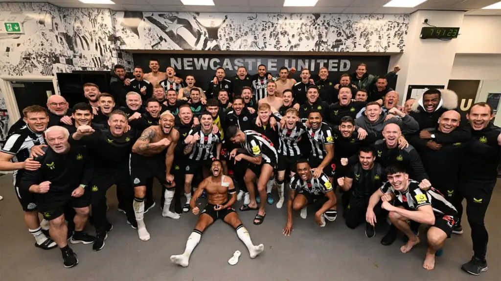 Célébration du vestiaire de l'équipe Newcastle United